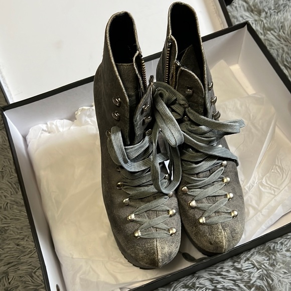 UNIF hellbound grey suede size 8 - Picture 2 of 16